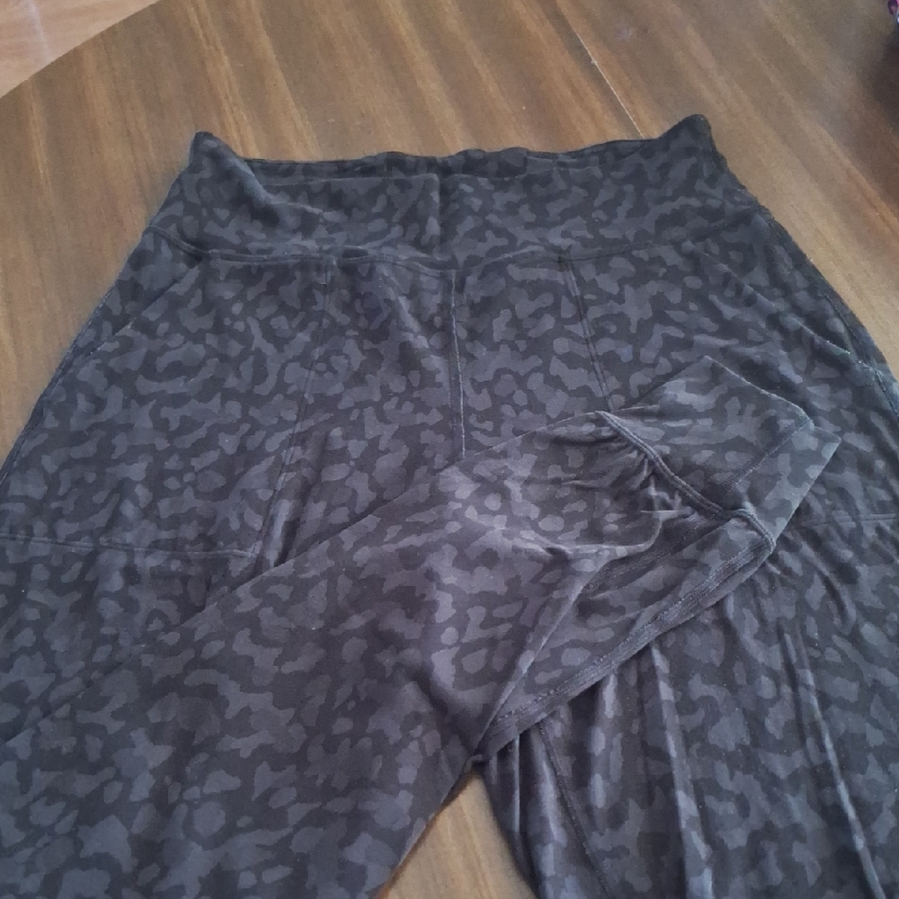 Lululemon Black Patterned Leggings